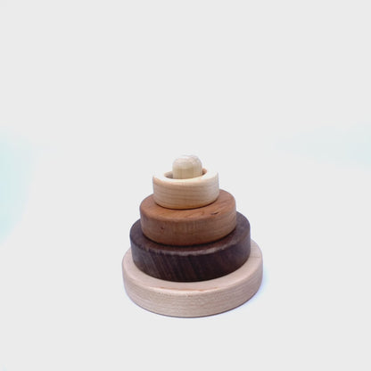 360-degree view of the Cubos 3 Different Size Rings Stacker