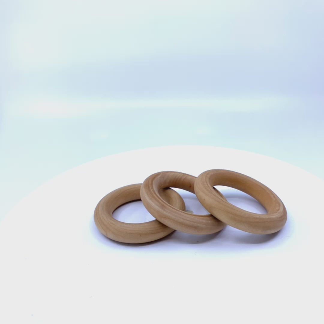 360-degree view of the Cubos Teething Rings